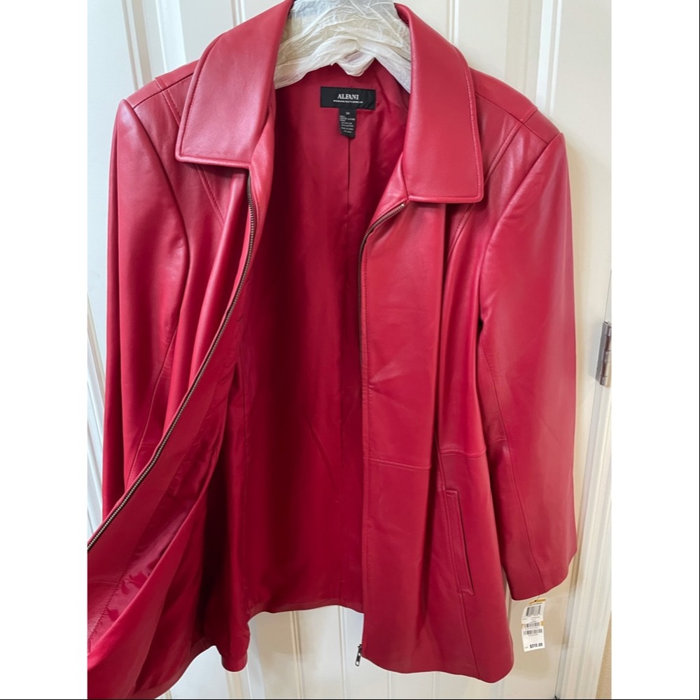 Classic NWT Alfani Women’s Red Leather Jacket